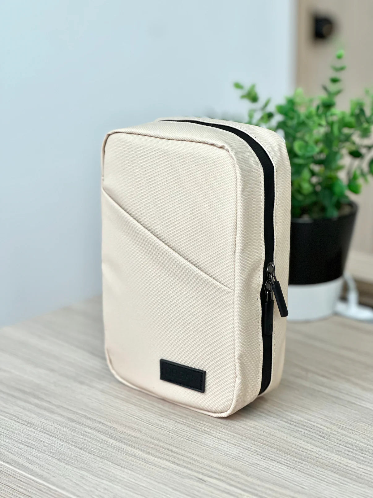 Bolsa de cuero para organizar cables - Impermeable para proteger tus electrónicos.